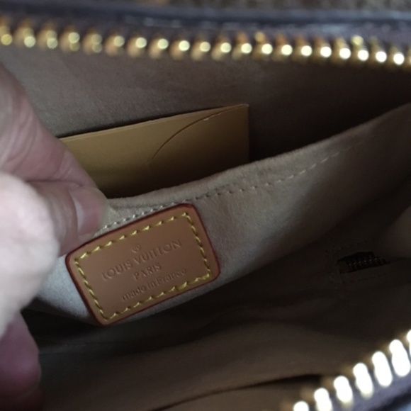 Mini L V Purse - Picture 4 of 5